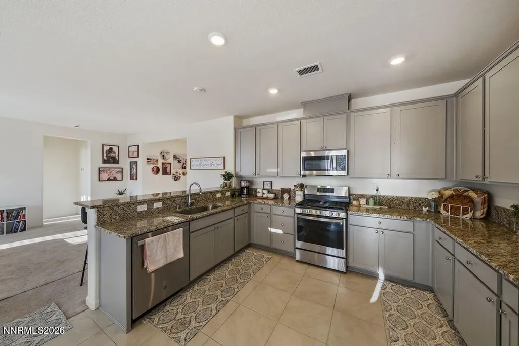 737 Roberts Creek Dayton NV 89403