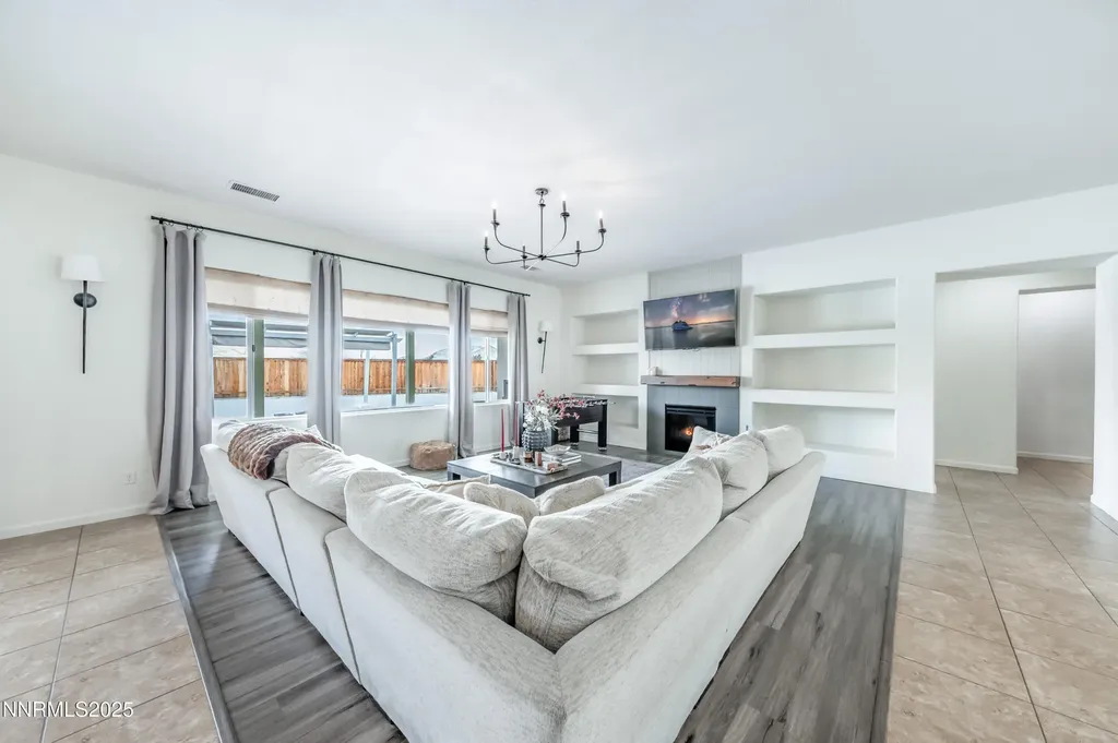 145 Horizon Ridge Sparks NV 89441