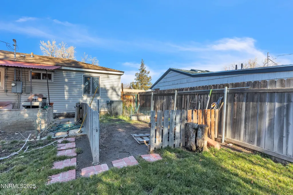 2050 Lassen Reno NV 89503