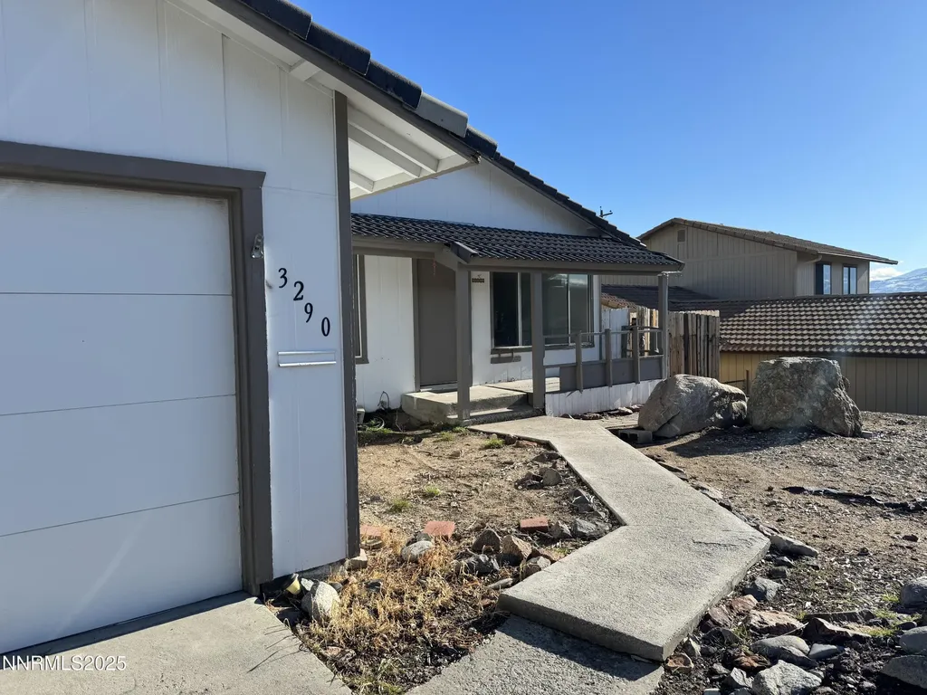 3290 Lodestar Reno NV 89503