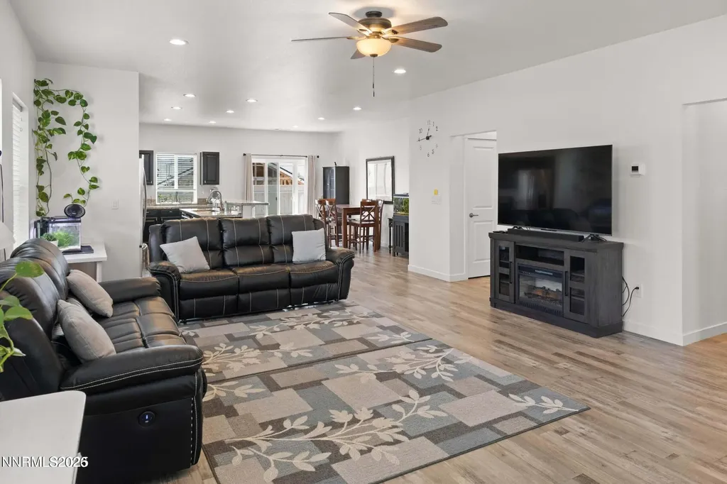 4521 Madison Fernley NV 89408