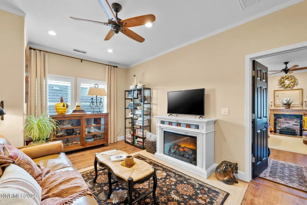 958 Marble Hills Sparks NV 89436