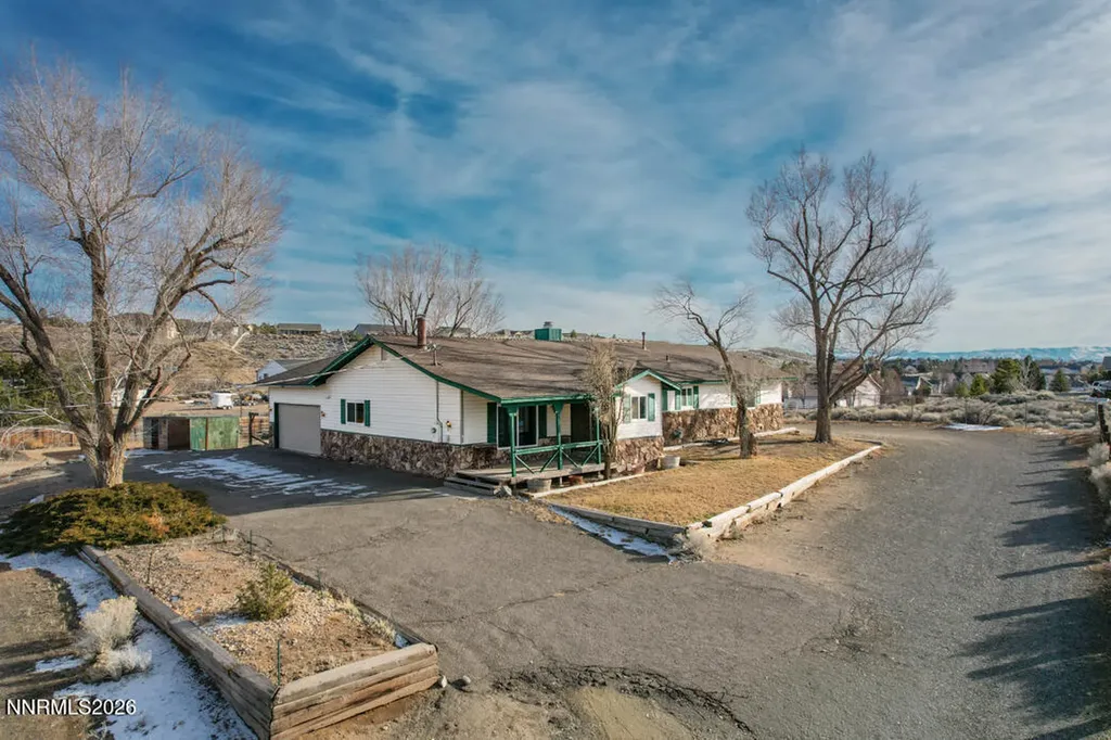 2715 Henning Minden NV 89423