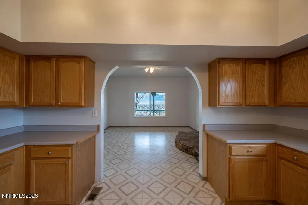 2715 Henning Minden NV 89423