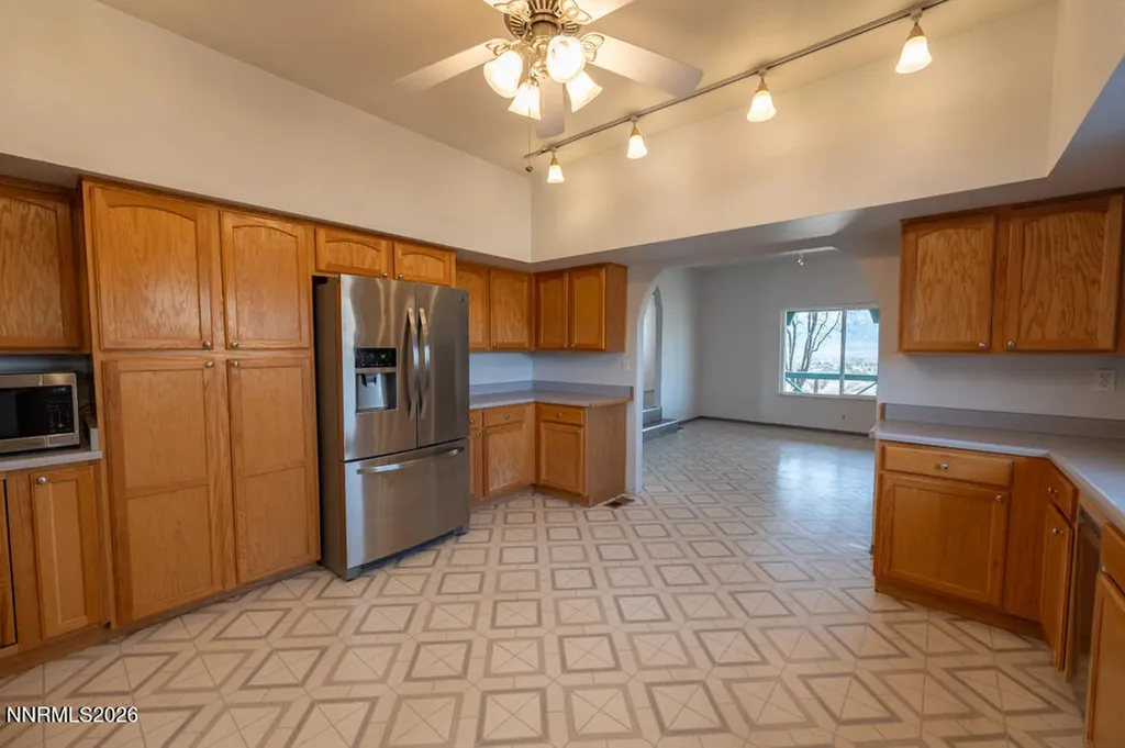 2715 Henning Minden NV 89423