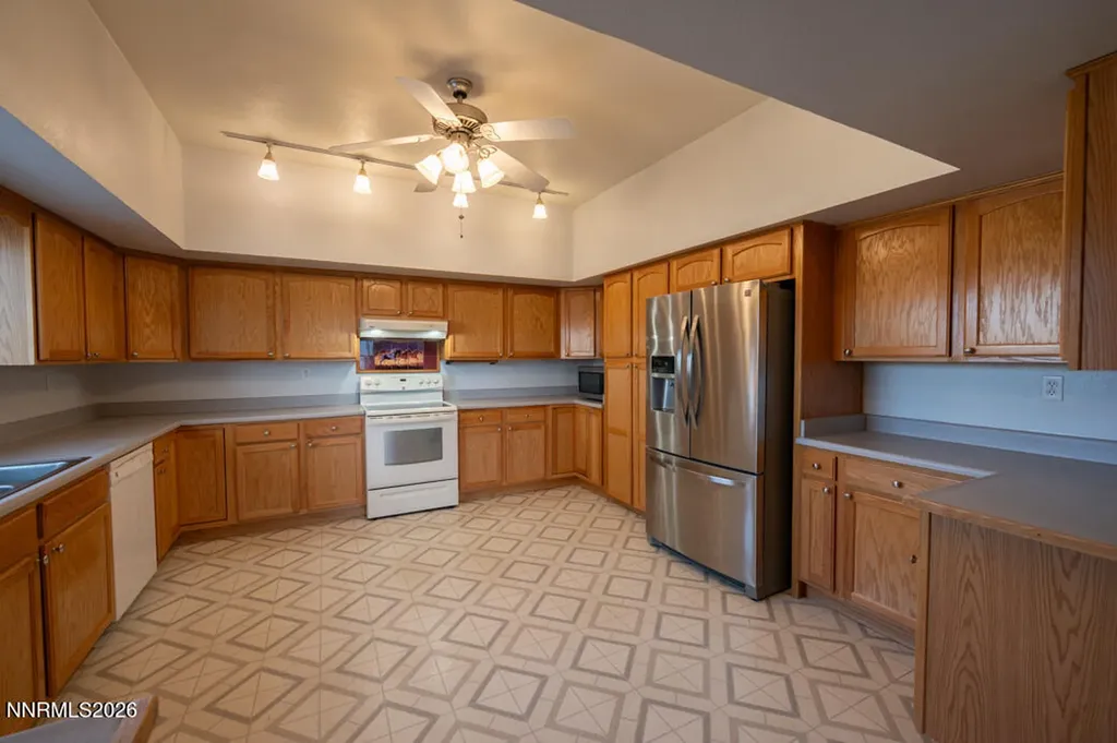 2715 Henning Minden NV 89423