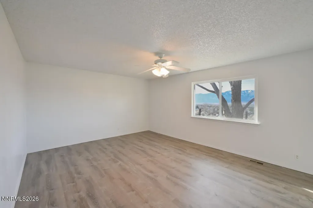 2715 Henning Minden NV 89423