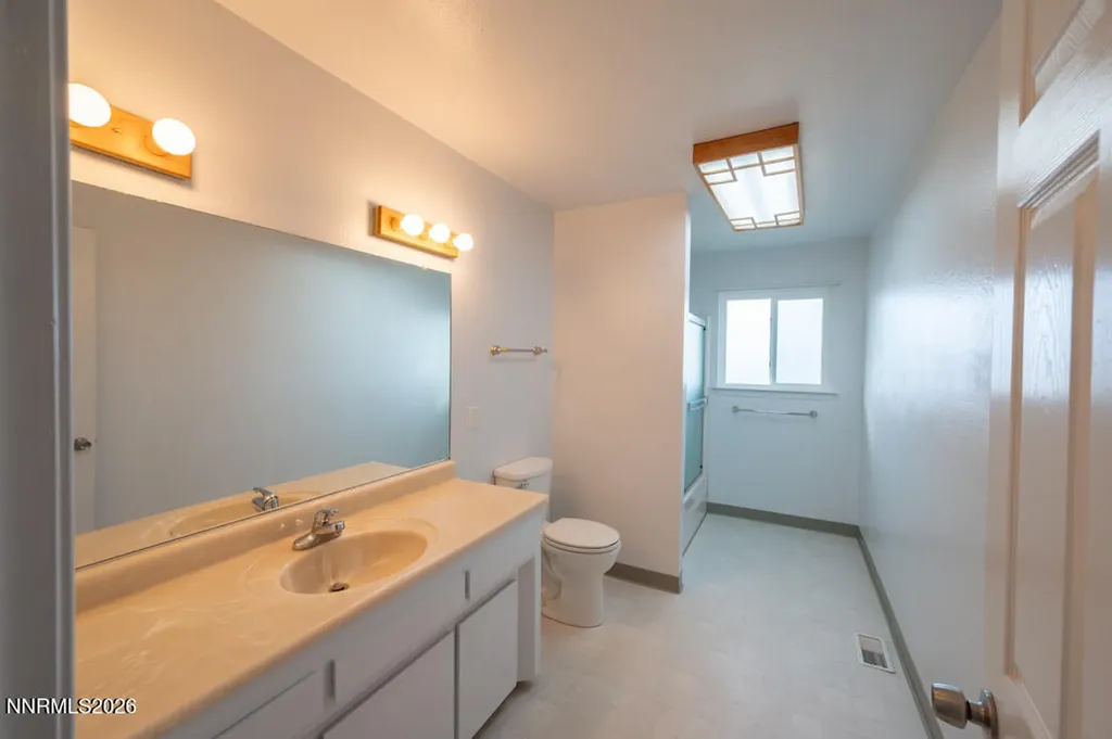 2715 Henning Minden NV 89423
