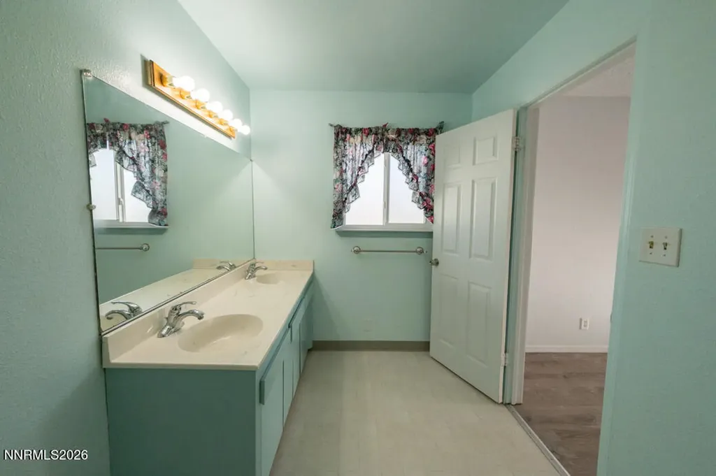 2715 Henning Minden NV 89423