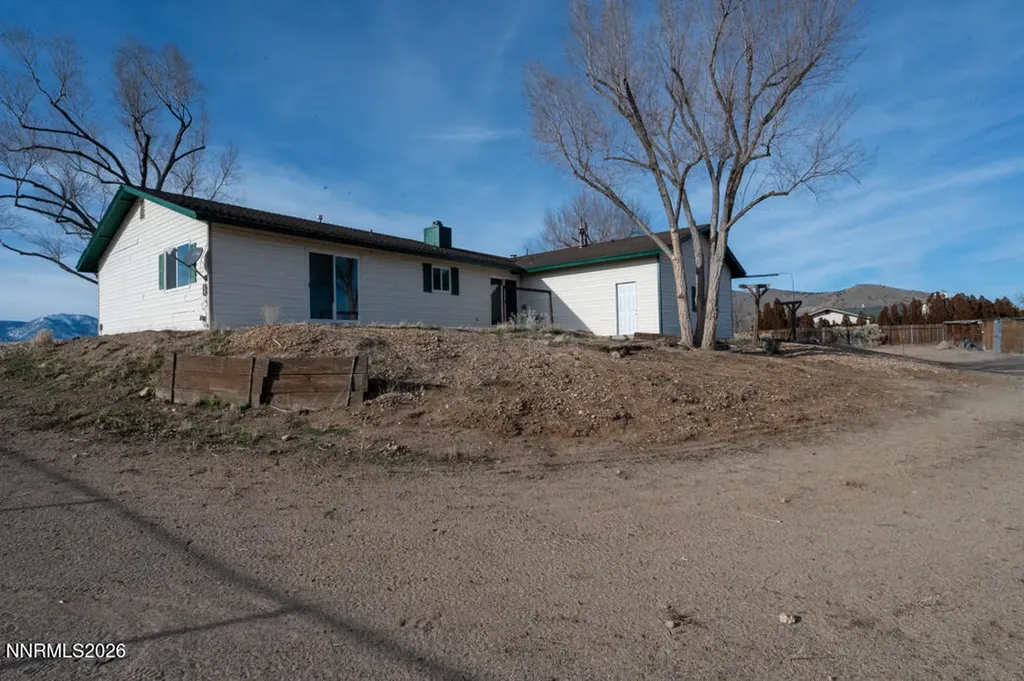 2715 Henning Minden NV 89423
