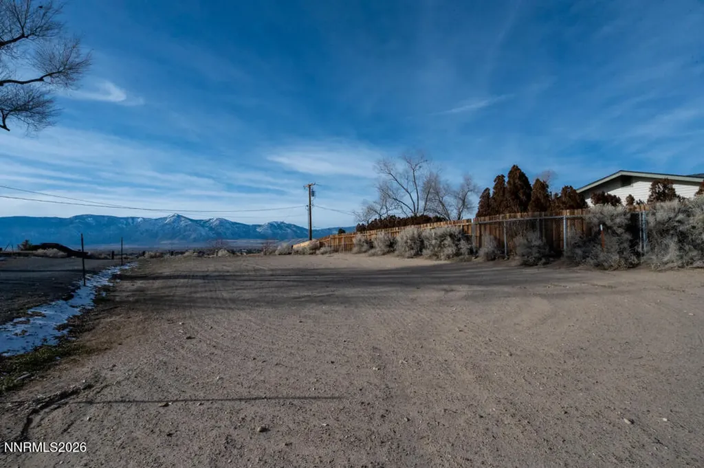 2715 Henning Minden NV 89423