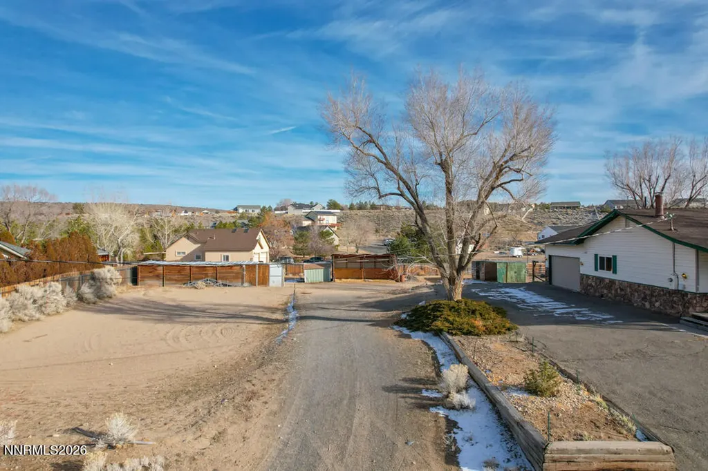 2715 Henning Minden NV 89423