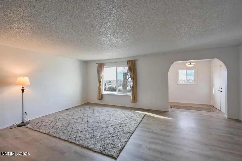 2715 Henning Minden NV 89423