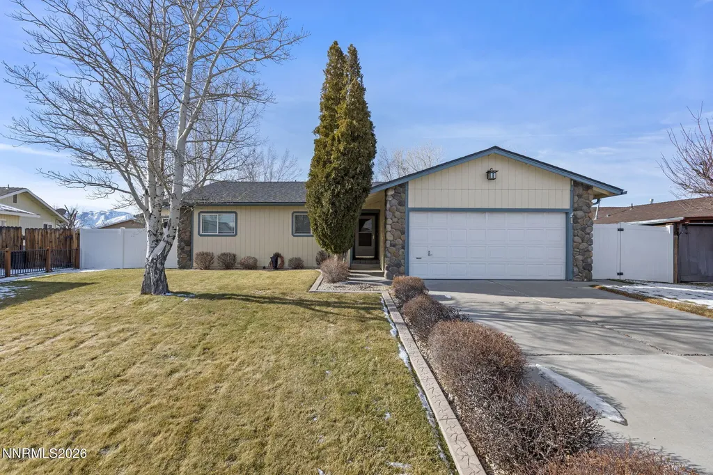 1412 Bumblebee Gardnerville NV 89460