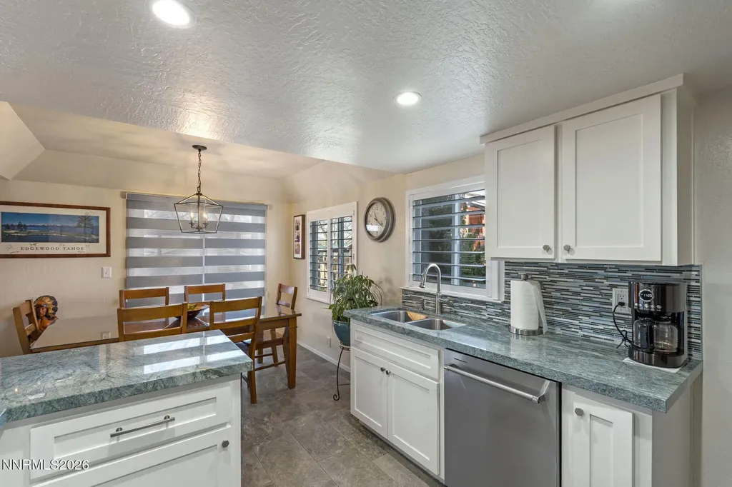 1412 Bumblebee Gardnerville NV 89460