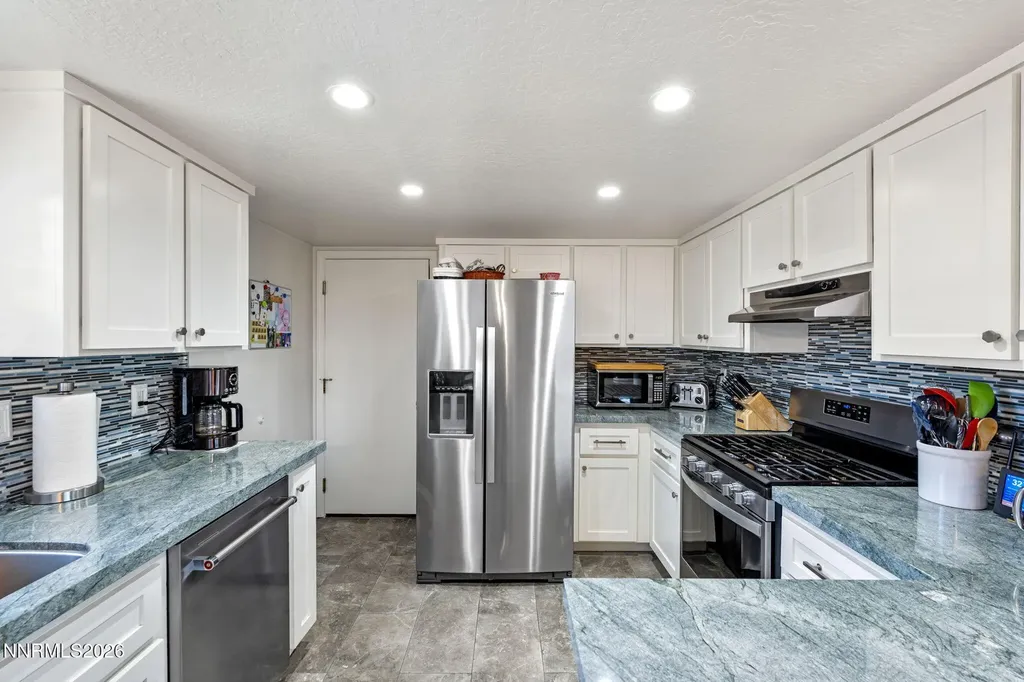 1412 Bumblebee Gardnerville NV 89460