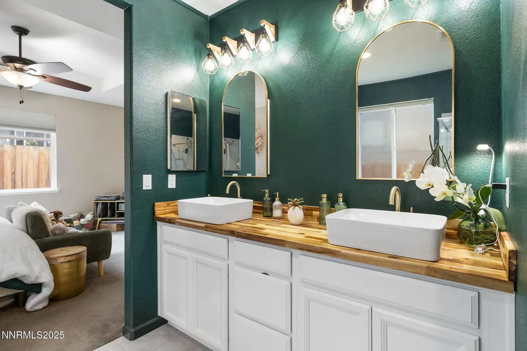 3031 Honey Arbor Sparks NV 89436