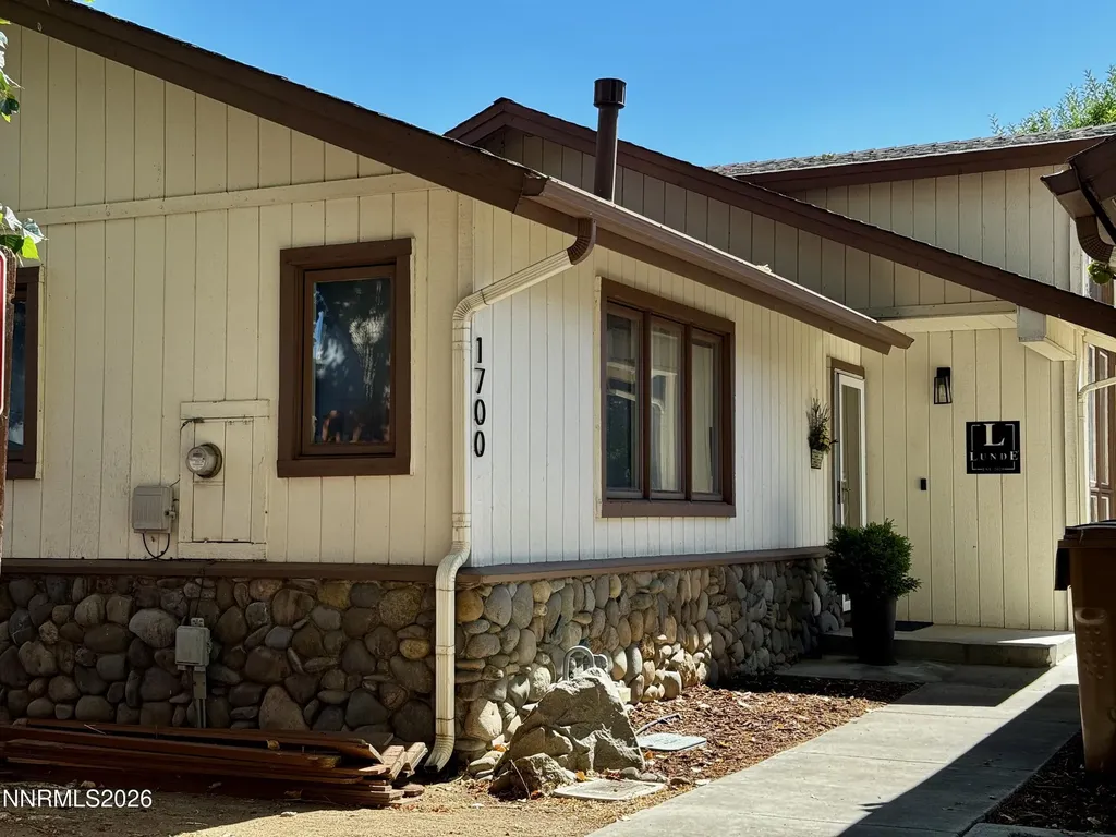 1700 Mackland Minden NV 89423