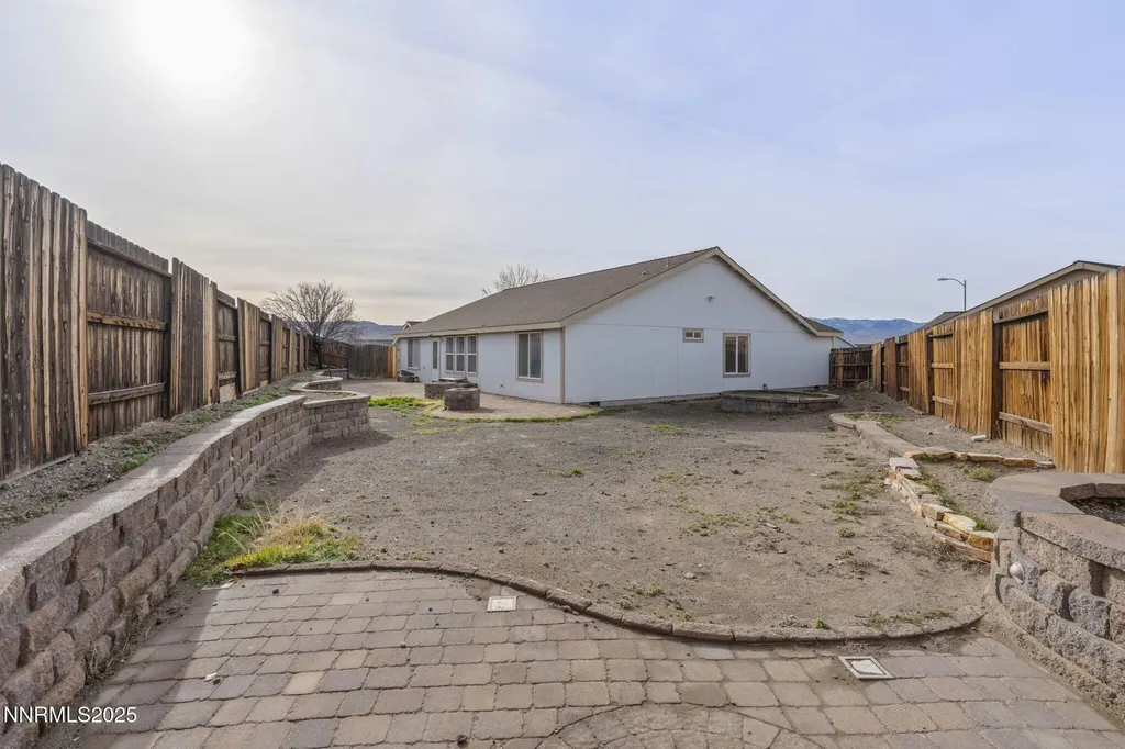 533 Dutch Oven Fernley NV 89408