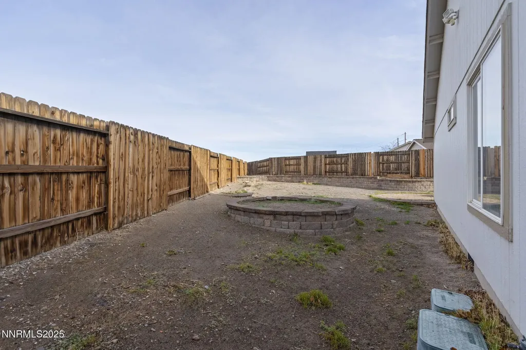 533 Dutch Oven Fernley NV 89408