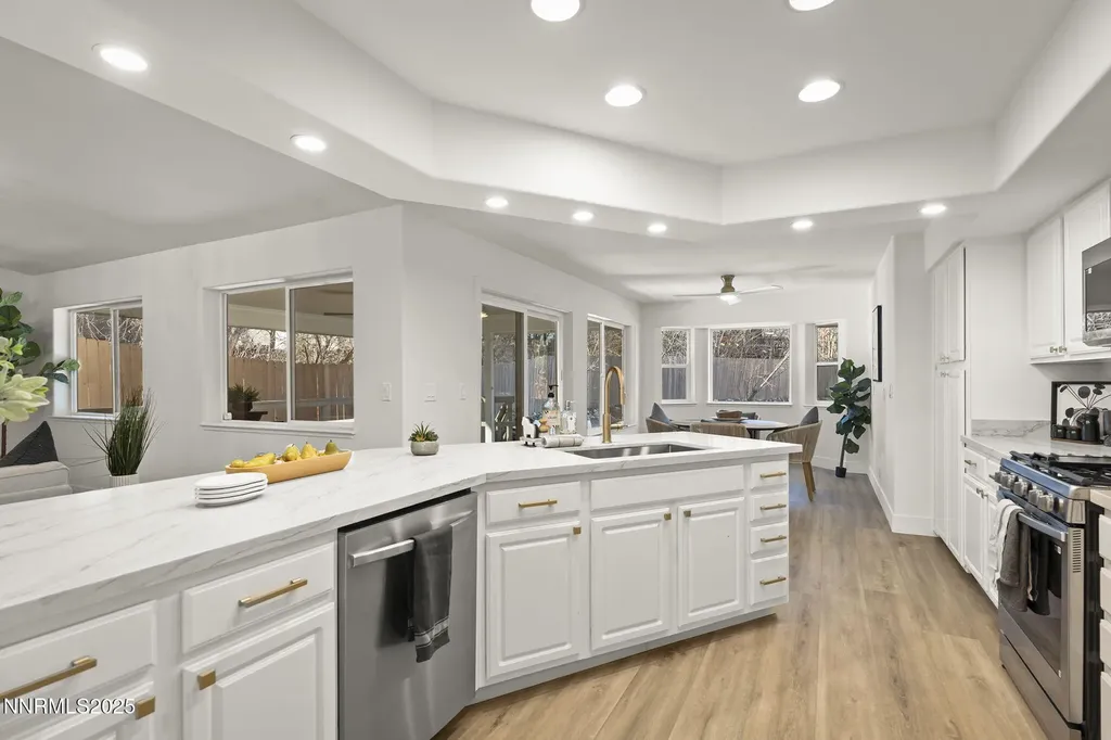 1855 Hunter Lake Reno NV 89509