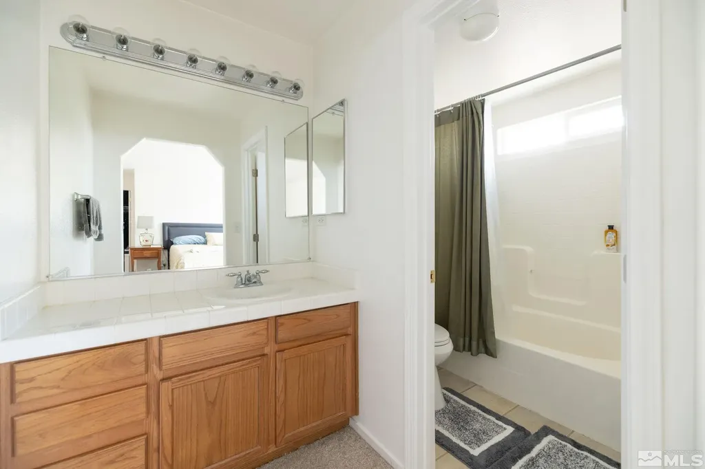1419 Honey Locust Gardnerville NV 89410