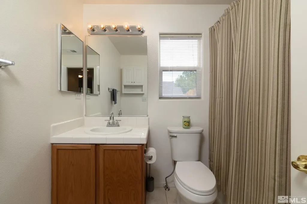 1419 Honey Locust Gardnerville NV 89410