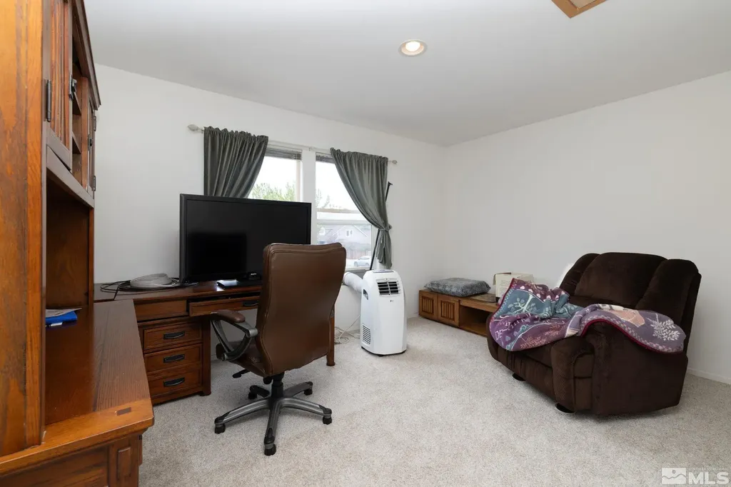 1419 Honey Locust Gardnerville NV 89410