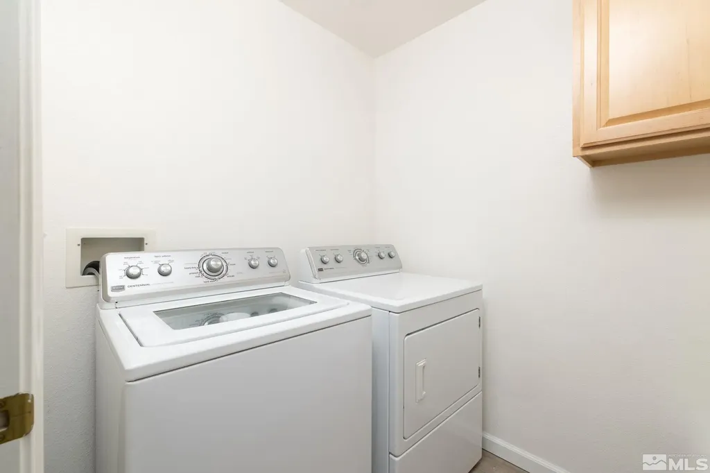1419 Honey Locust Gardnerville NV 89410