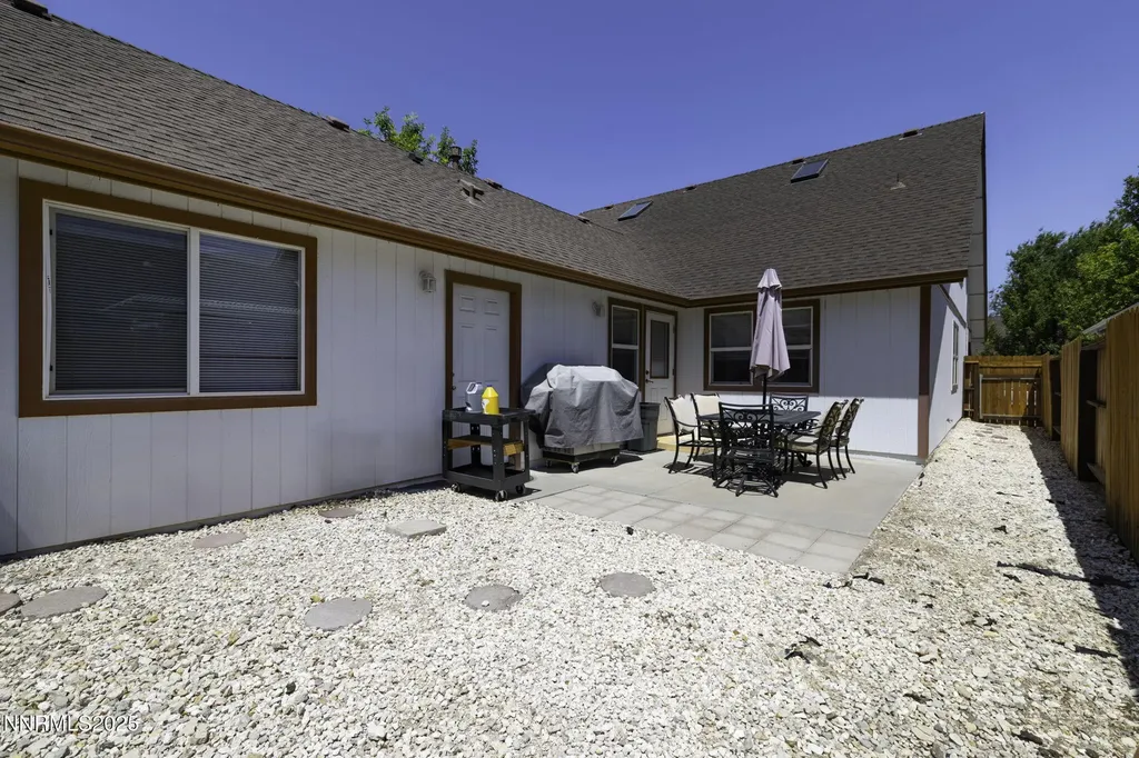 1419 Honey Locust Gardnerville NV 89410