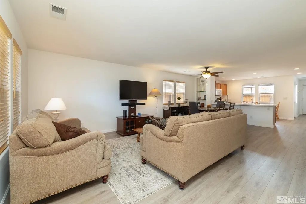 1419 Honey Locust Gardnerville NV 89410