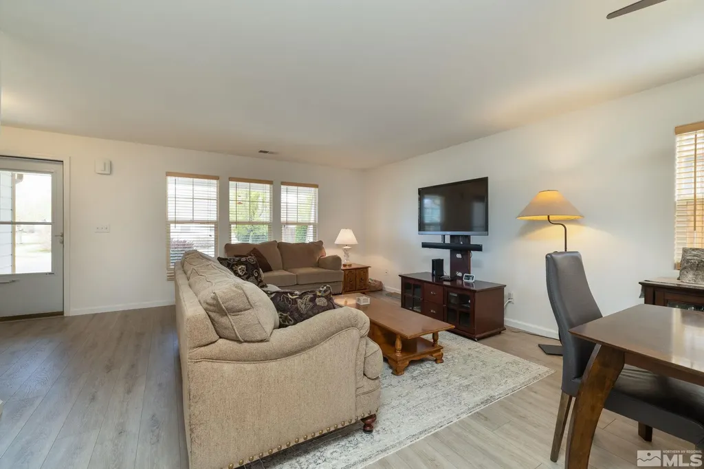 1419 Honey Locust Gardnerville NV 89410