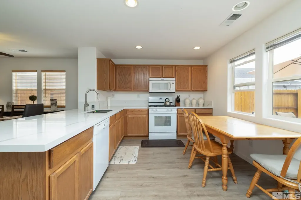 1419 Honey Locust Gardnerville NV 89410
