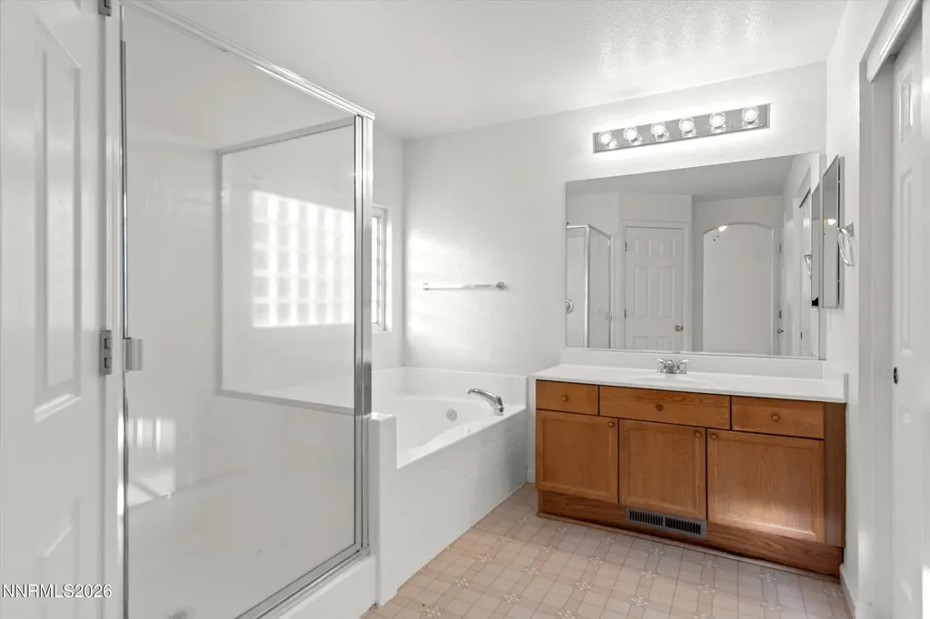9565 Long River Reno NV 89506