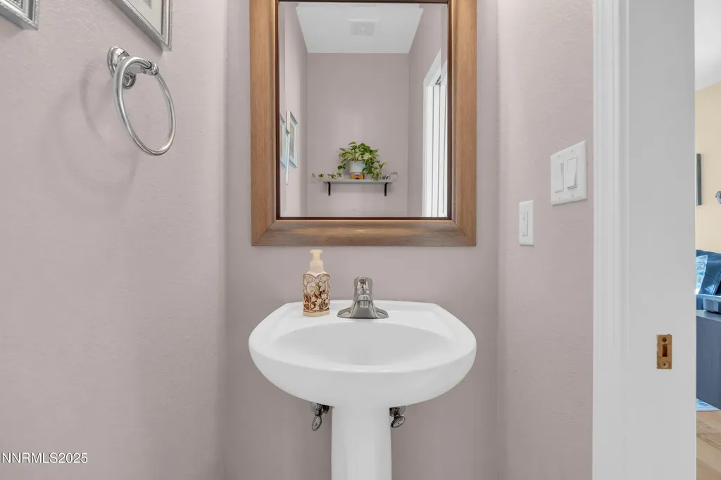 10060 Eagle Greens Reno NV 89521
