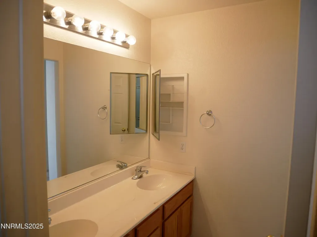 17320 Magnetite Reno NV 89508