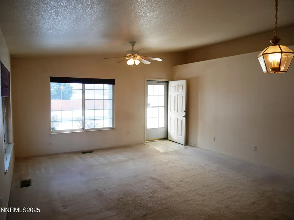 17320 Magnetite Reno NV 89508