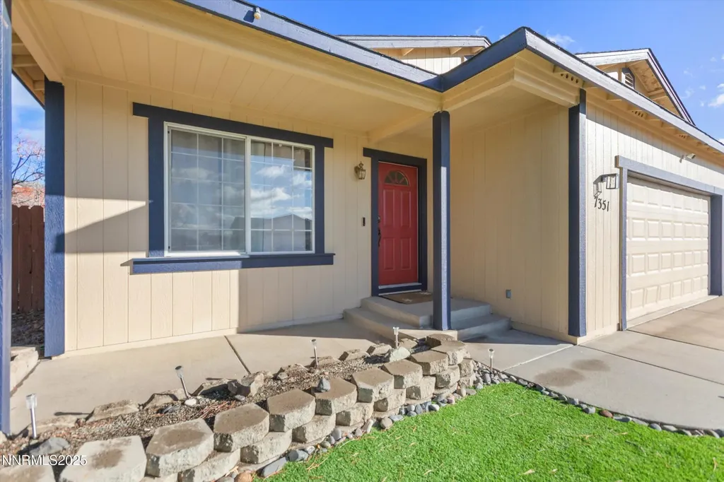 7351 Rubens Sun Valley NV 89433