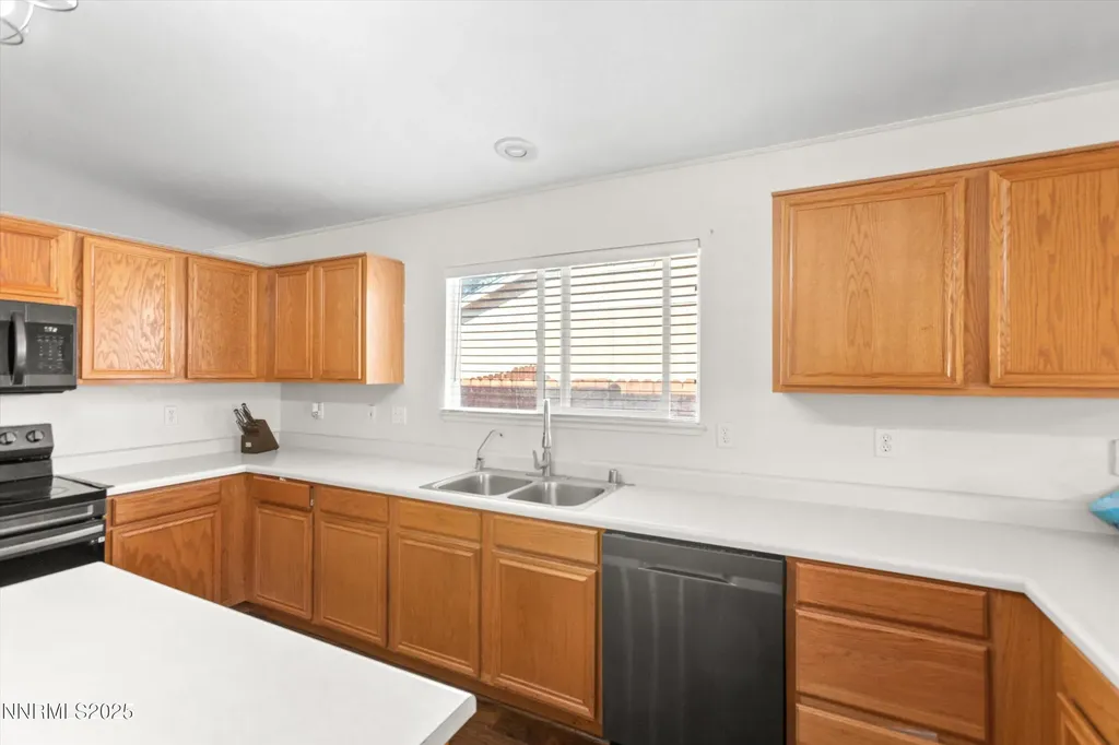 7351 Rubens Sun Valley NV 89433