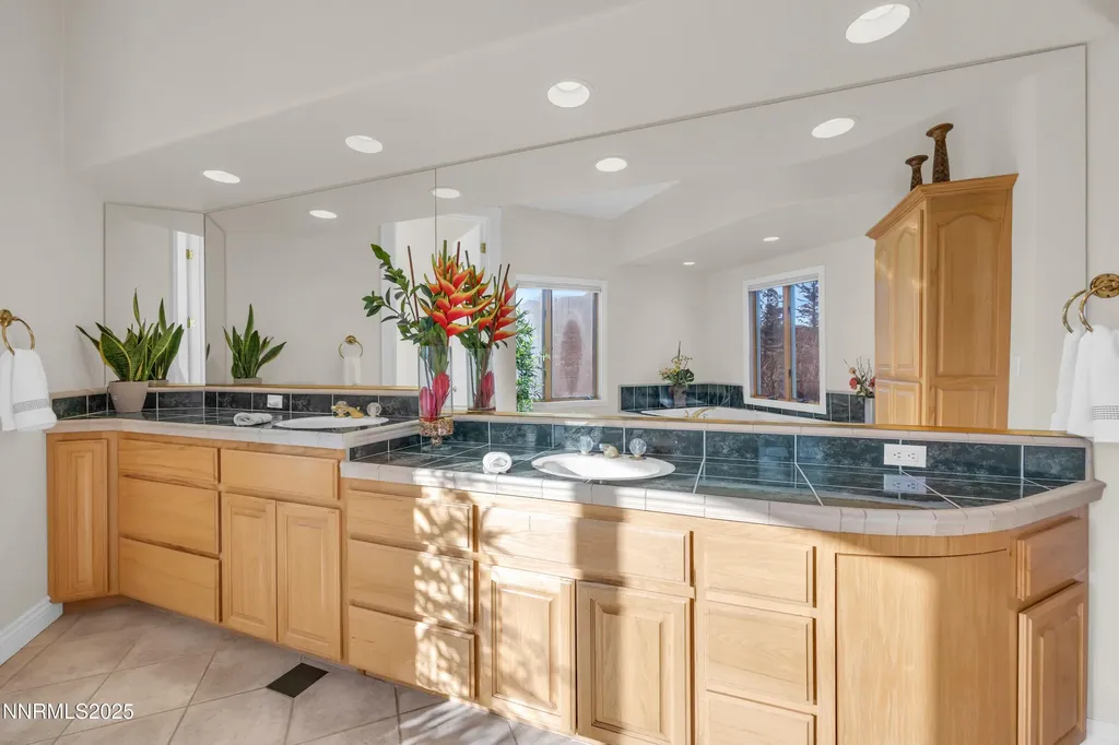 4454 Dant Reno NV 89509