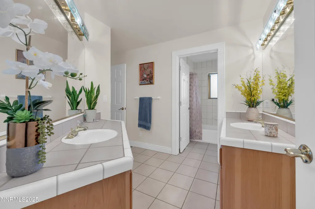 4454 Dant Reno NV 89509