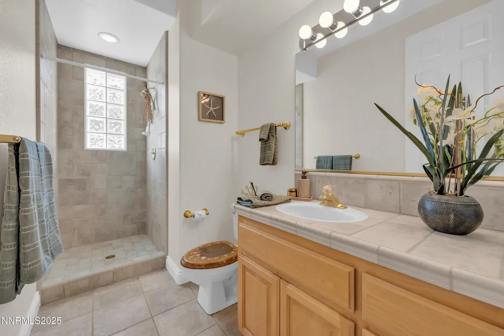 4454 Dant Reno NV 89509