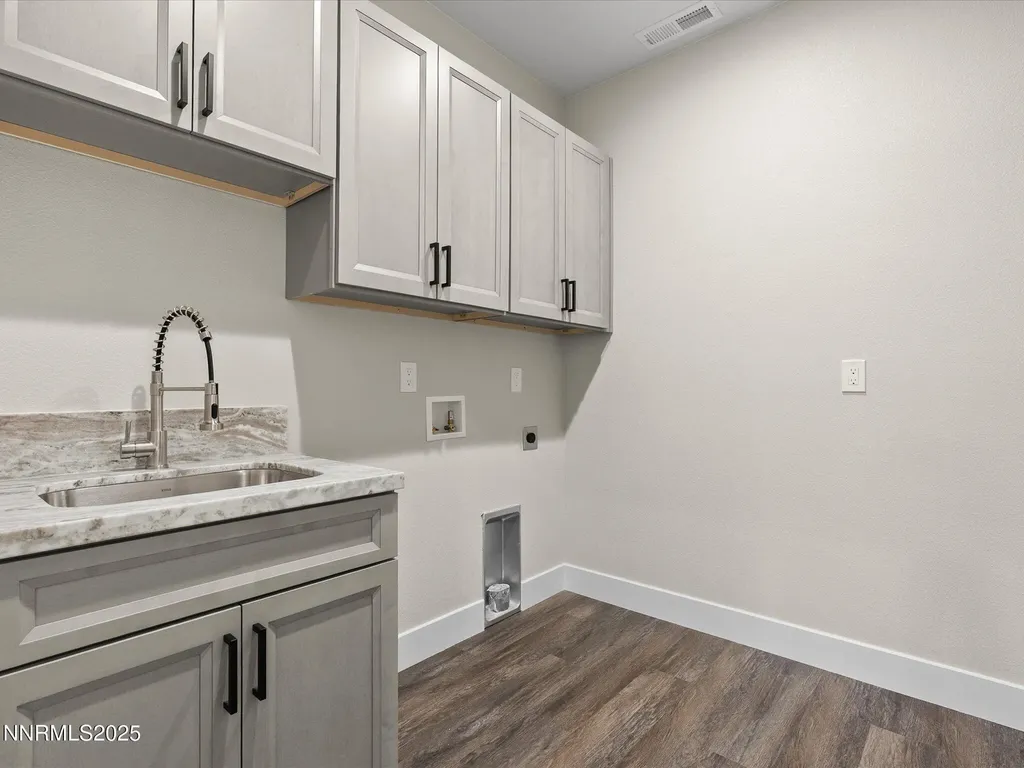 3602 Oakridge Sparks NV 89436