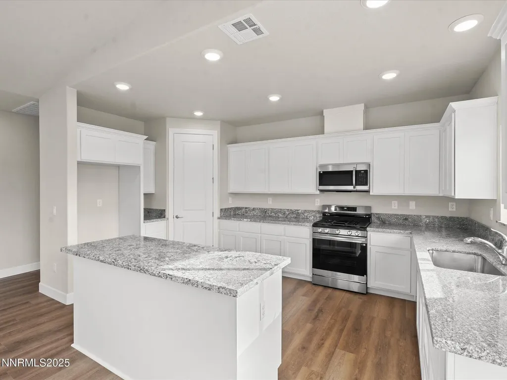 2555 Emerson Fernley NV 89408
