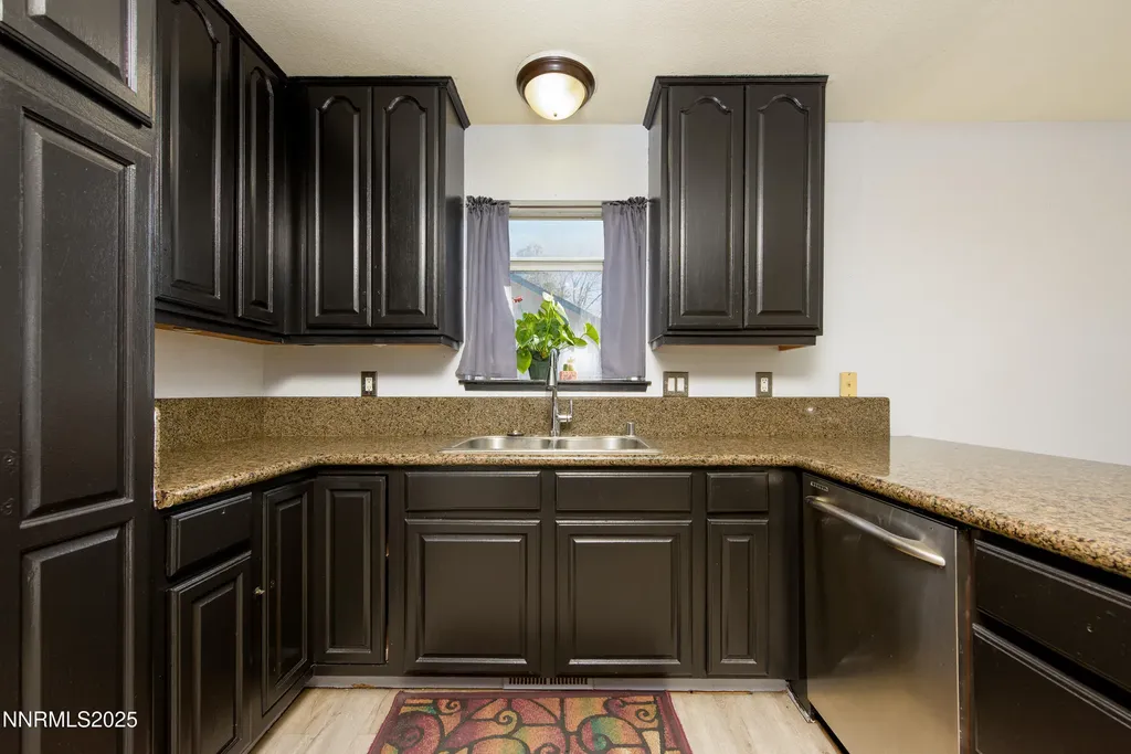 207 Thornwood Dayton NV 89403