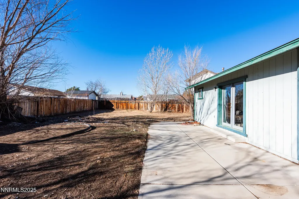 207 Thornwood Dayton NV 89403
