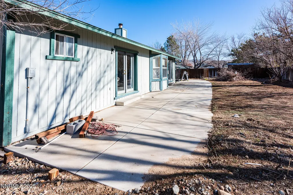 207 Thornwood Dayton NV 89403