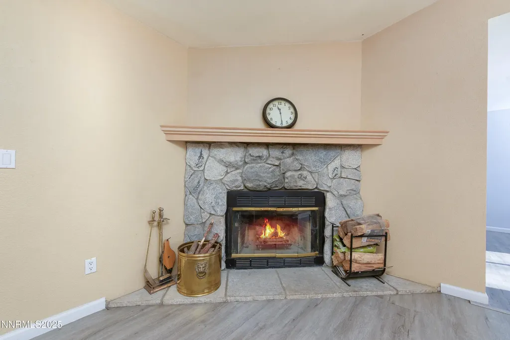 207 Thornwood Dayton NV 89403