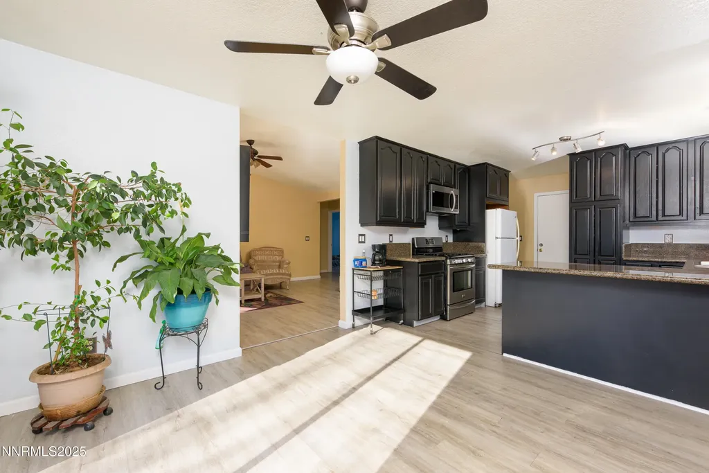 207 Thornwood Dayton NV 89403