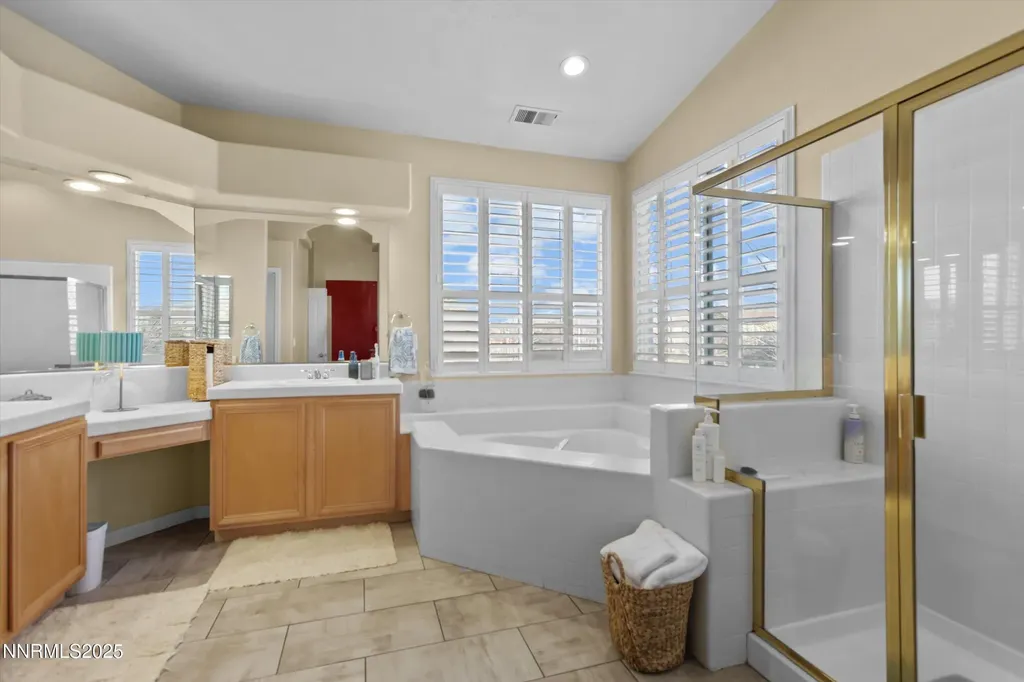 6894 Cinnamon Sparks NV 89436